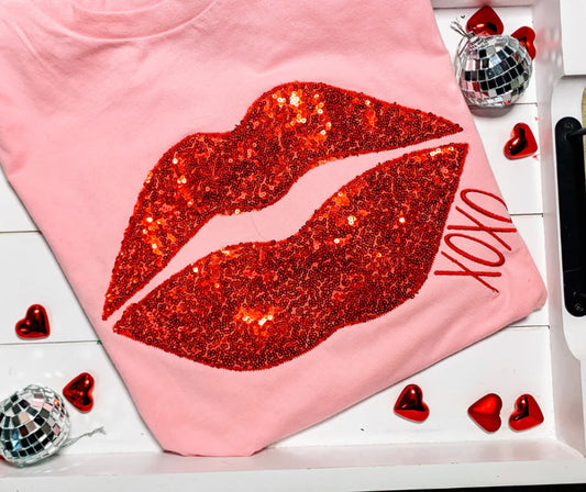 XOXO Light Pink Lips Tee