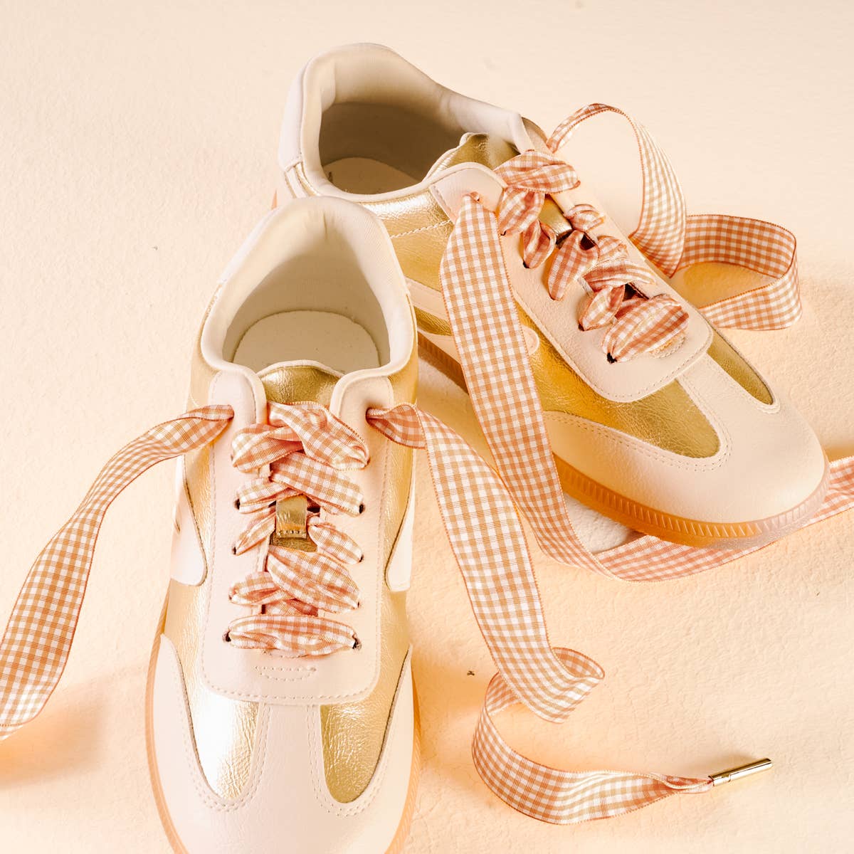 Step It Up Shoelaces–Gingham Tan